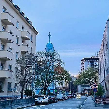 Blue Church Views - Central, Quiet, Bright - 4th Floor Corner 125m2 公寓 *