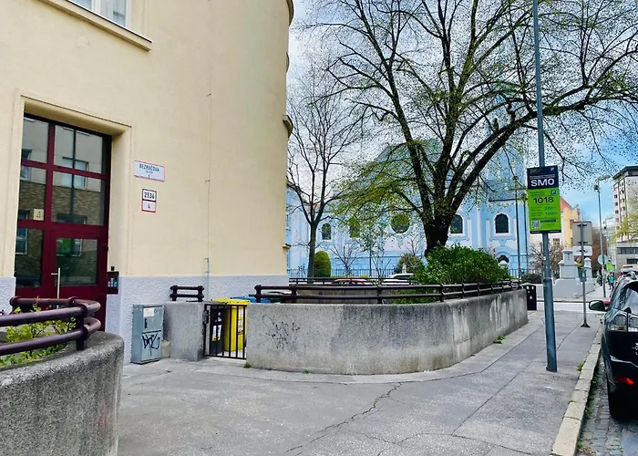 Apartmán Blue Church Views Bezrucova - 3 Bedrooms Sleeps 6 Bratislava