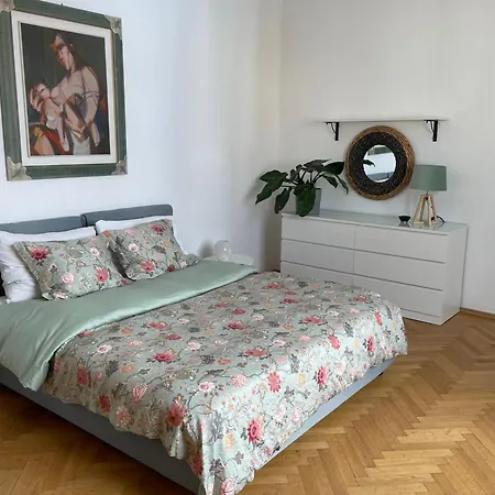 Blue Church Views Bezrucova - 3 Bedrooms Sleeps 6 *