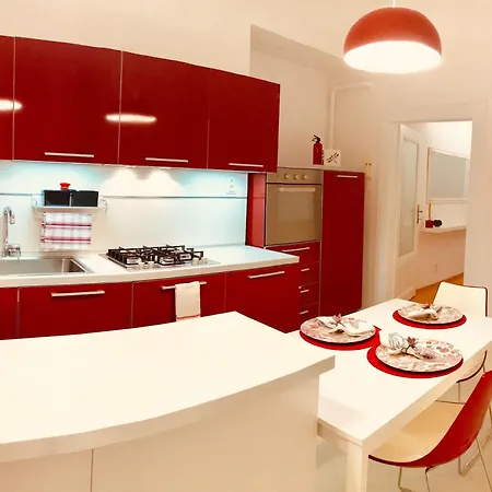 Blue Church Views Bezrucova - 3 Bedrooms Sleeps 6 شقة براتسيلافا